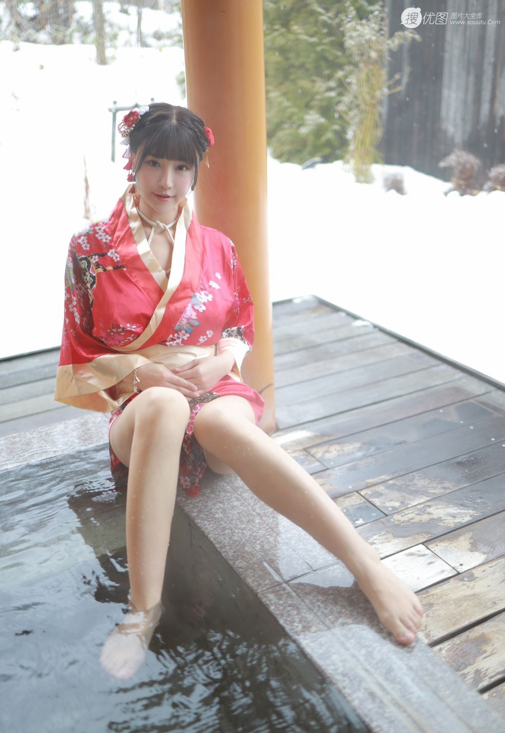 妖娆丰满和服美女朱可儿室外雪山温泉山庄性感湿身写真图片图片