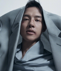硬朗型帅哥尹昉带伤妆容登《时尚COSMO》杂志写真图片组图2
