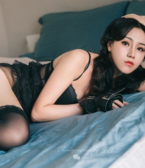 双马尾辫性感美女茯苓纯黑色蕾丝睡裙慵懒私房写真图片组图10