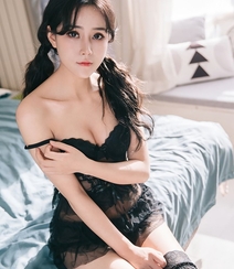 双马尾辫性感美女茯苓纯黑色蕾丝睡裙慵懒私房写真图片