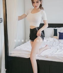 90后丰满翘臀美胸美女金梓琳紧身运动系列私房写真图片组图1