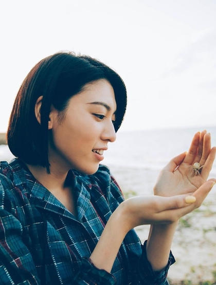 三吉彩花复古迷人写真，生活照，享受惬意生活，体会百味人生