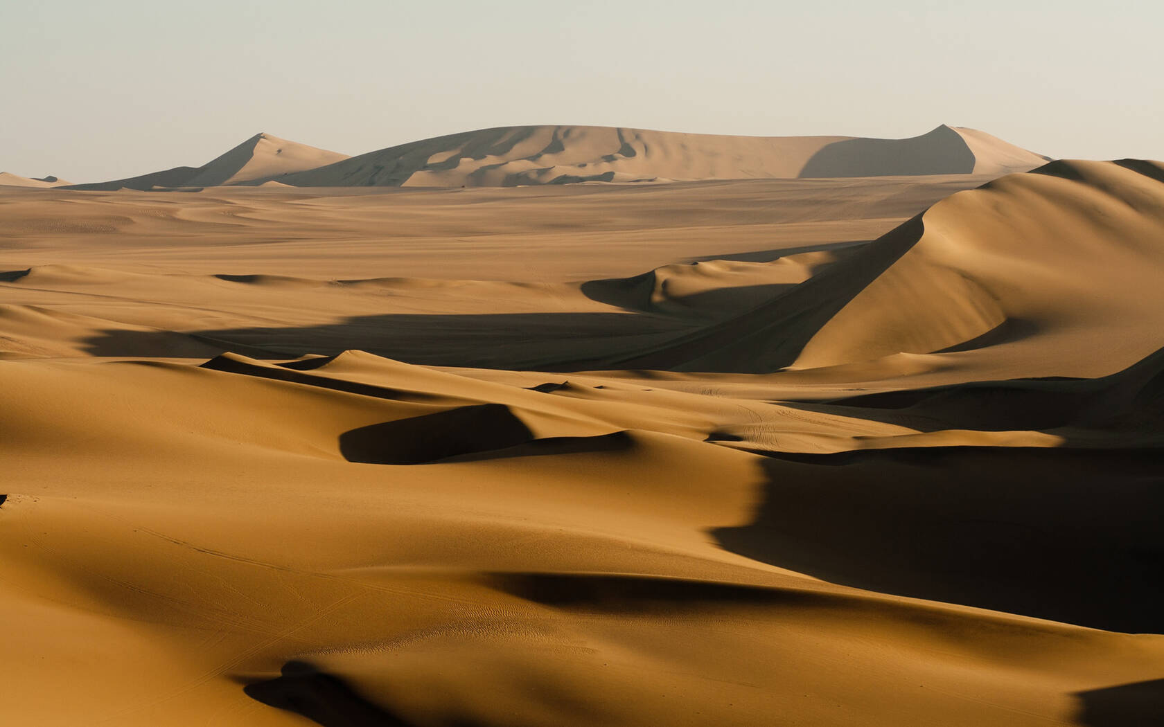 沙漠桌面图片，一望无际的沙漠一角景色场景桌面壁纸图片套图6