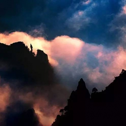 黄山风景图片，如仙境般，云山雾照中的黄山唯美图片