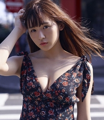 21岁童颜巨乳白嫩美女浅川梨奈性感写真图片集组图5