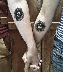 简单对称，爱意满满情侣纹身图案，一左一右恩爱配对情侣纹身小图案组图4