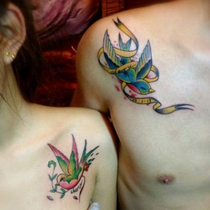 情侣肩胛，肩部纹身图案，很有默契恩爱配对情侣纹身图片作品