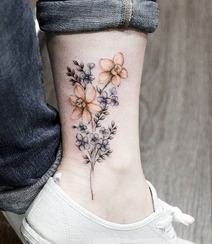 花朵，花卉纹身图案，男生脚踝处精美花朵，花卉小纹身图片欣赏组图5