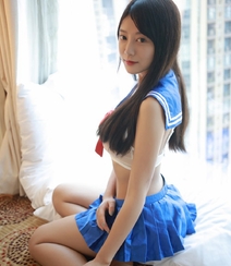 惹火黑直长发性感美女JK制服短裙显肉感身材高清私密写真图集组图3