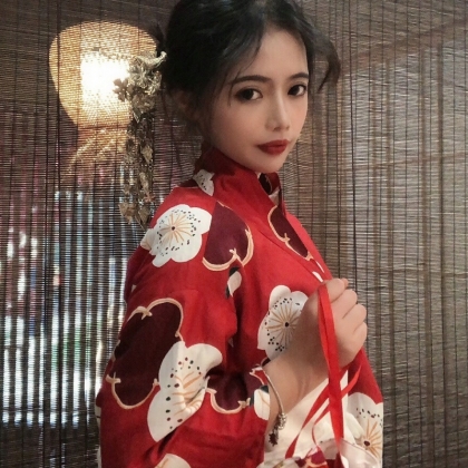 拿纸扇穿和服的日本女生个性QQ头像图片