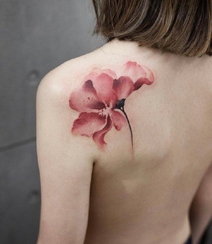 花朵花卉纹身， 女性背部炫彩浪漫的花卉系列纹身图案图片组图2