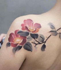 花朵花卉纹身， 女性背部炫彩浪漫的花卉系列纹身图案图片组图9