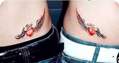 带翅膀的心型彩绘纹身图案，情侣各部位一左一右配对心型纹身作品图片