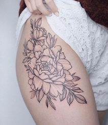 简单朴素花卉线条纹身图案，女人性感部位花朵花卉纹身图片