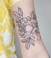 简单朴素花卉线条纹身图案，女人性感部位花朵花卉纹身图片组图8
