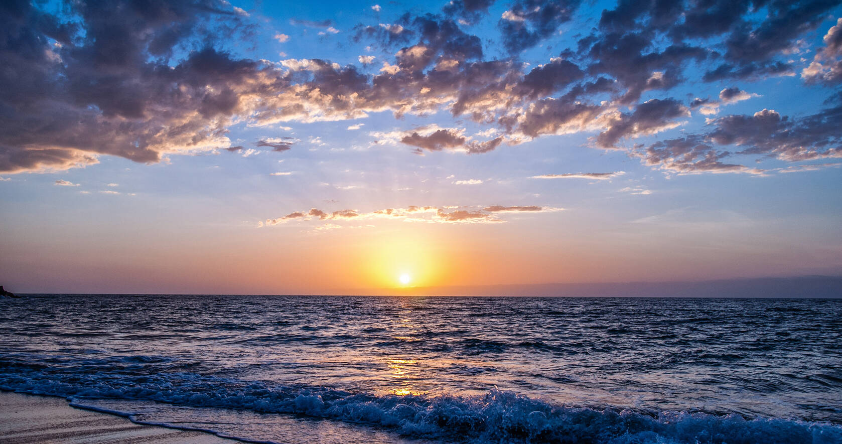 海上夕阳映彩霞，超唯美的海上彩霞高清桌面壁纸套图2