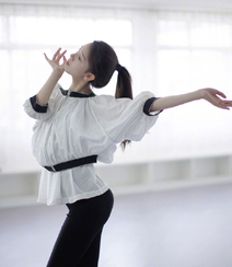 陈瑶舞蹈室专注练习舞蹈美美照片组图3