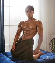 八块腹肌很明显，冷酷霸气的韩国肌肉男图片组图1
