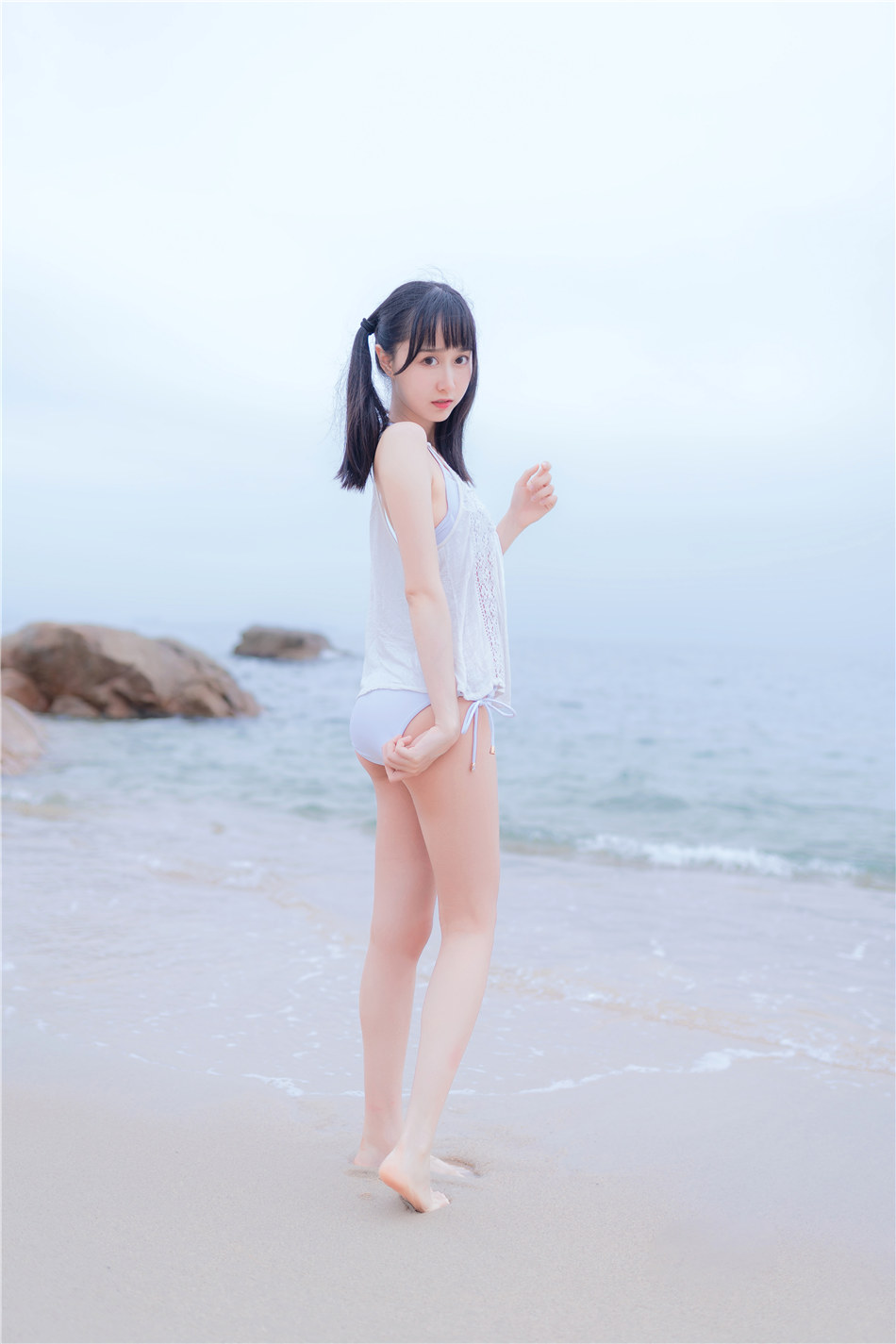 夏日海边穿着清凉的双马尾辫软萌妹子唯美清新写真图片套图11