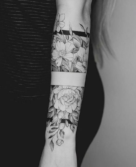 花卉手环纹身，环绕男生手臂的几款素花手环纹身图案欣赏图片