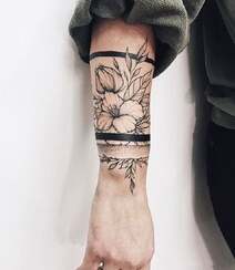 花卉手环纹身，环绕男生手臂的几款素花手环纹身图案欣赏组图6
