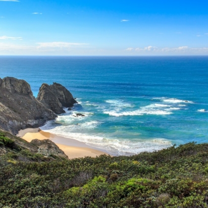 葡萄牙阿尔加维海岸线，海边，沙滩，岛屿风景图片