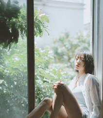 短发女生清新慵懒夏日写真，安静的听着窗外热闹的蝉鸣。。。组图5