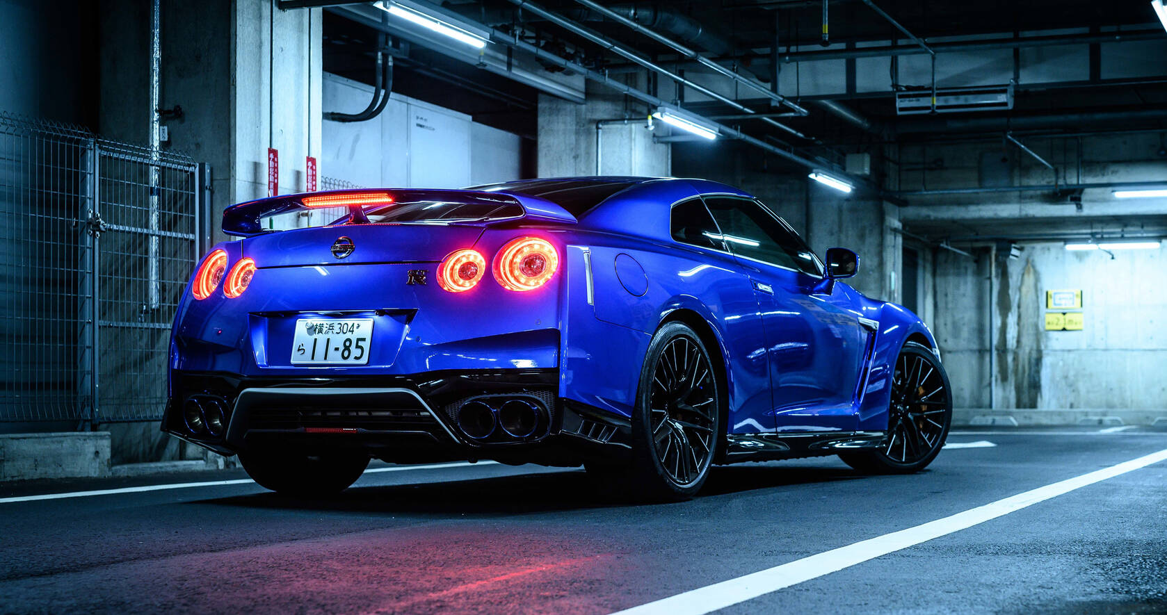 超帅的蓝色日系战神跑车日产GTR4K壁纸图片套图2