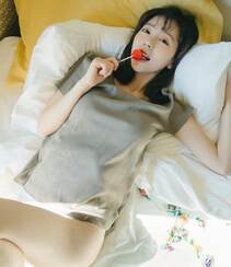 爱吃棒棒糖，泡泡糖的韩国大漂亮美女甜美可爱性感生活照图片组图10