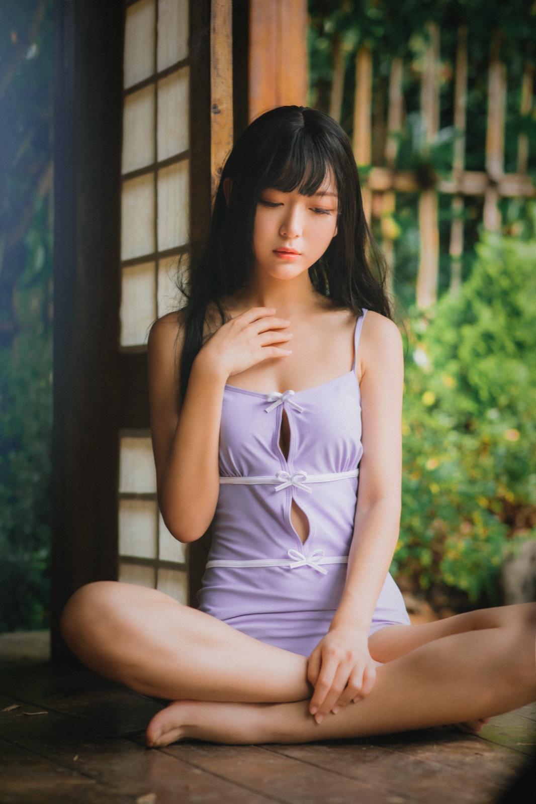 美好的六月，性感紧身吊带死库水长腿美少女唯美街拍写真套图2