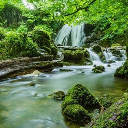 好看的风景头像，亲近大自然之山间溪流唯美景色头像图片