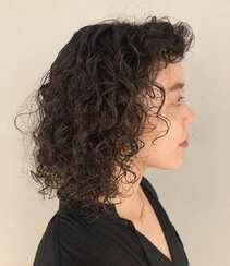 蓬松感很强的“泡面头”，适合头发软，发量少的女生洋气烫发发型图片组图6