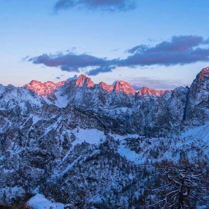 唯美好看的雪山，冰河，山脉等风景头像图片