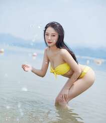 沙滩美女何嘉颖性感旅拍写真图片组图13