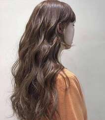 适合长发女生的大波浪卷发发型，16张气质好看的的波浪卷发型图片欣赏组图7