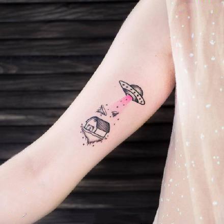 小清新可爱的纹身图片，纹身女生手臂的各种物品，静物纹身小图案作品图片