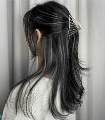 女生绑发发型，夏日避暑神器“鲨鱼发夹”绑发发型图集，美貌时髦兼具组图8
