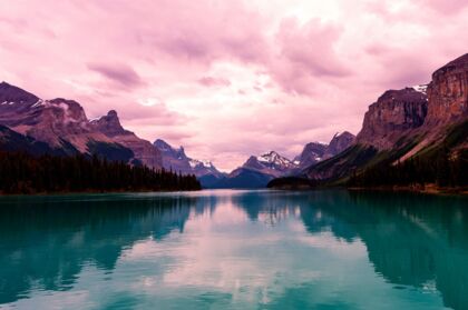 山中镜湖，让人内心平静的山水风景桌面壁纸