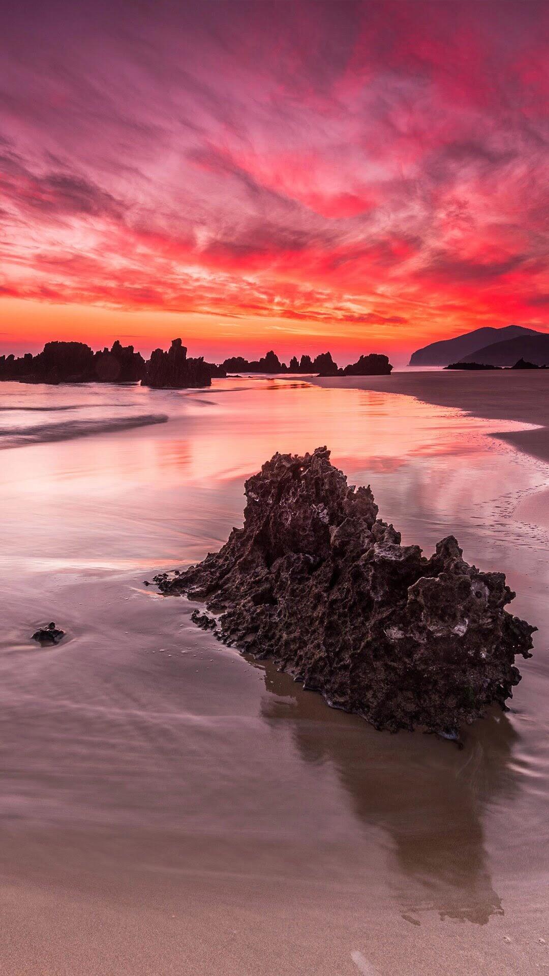 落日火烧云和大海太配了，海上的火烧云风景手机壁纸套图2