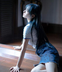 程潇个性酷美“时光邮局”主题杂志短裙系列写真大片