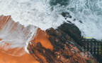 海水冲击海岸时激起的浪花，气势磅礴的大海，海浪，浪花高清9月日历壁纸组图4