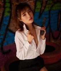 性感白衬衫黑短裙学生制服美女奶茶Emily魅惑cos女特工写真特辑