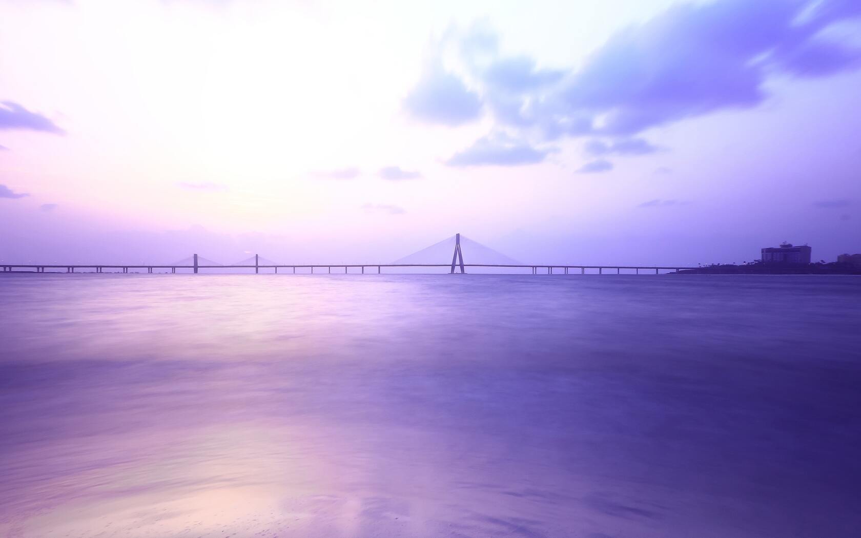 海上的紫光彩霞绝美自然风光超清电脑壁纸第1张图片