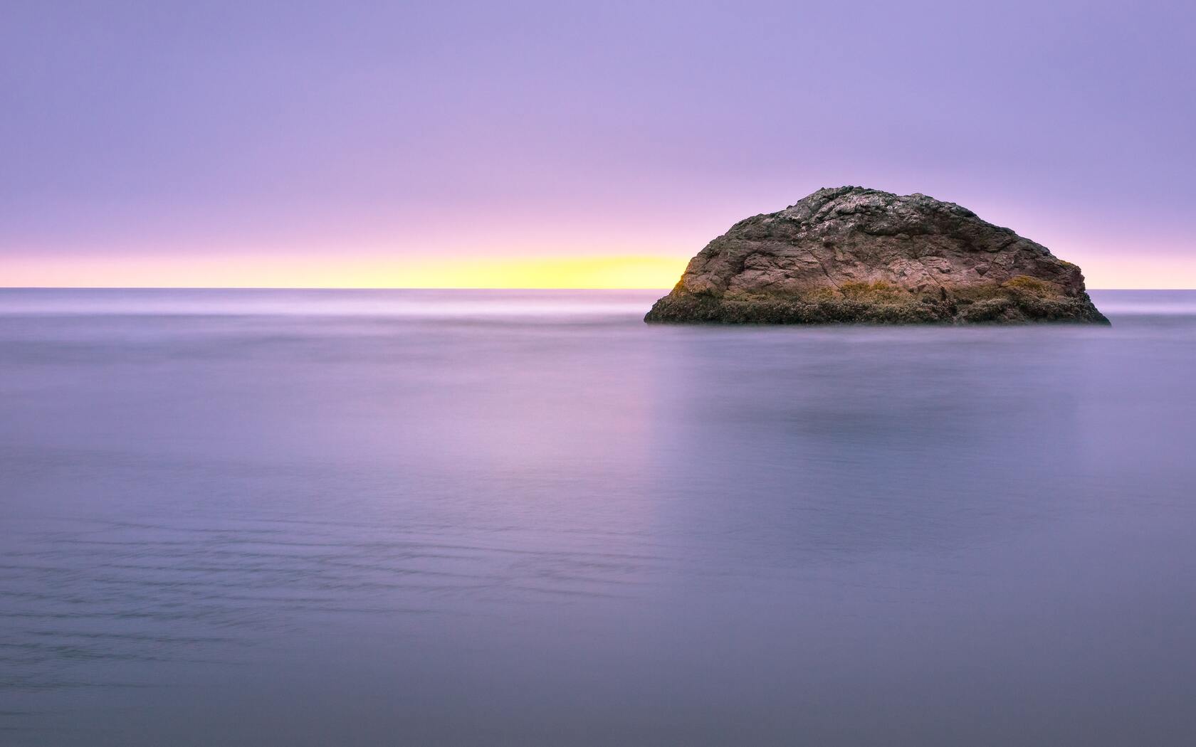 海上灯塔搭配紫色彩霞的唯美自然风景壁纸套图3