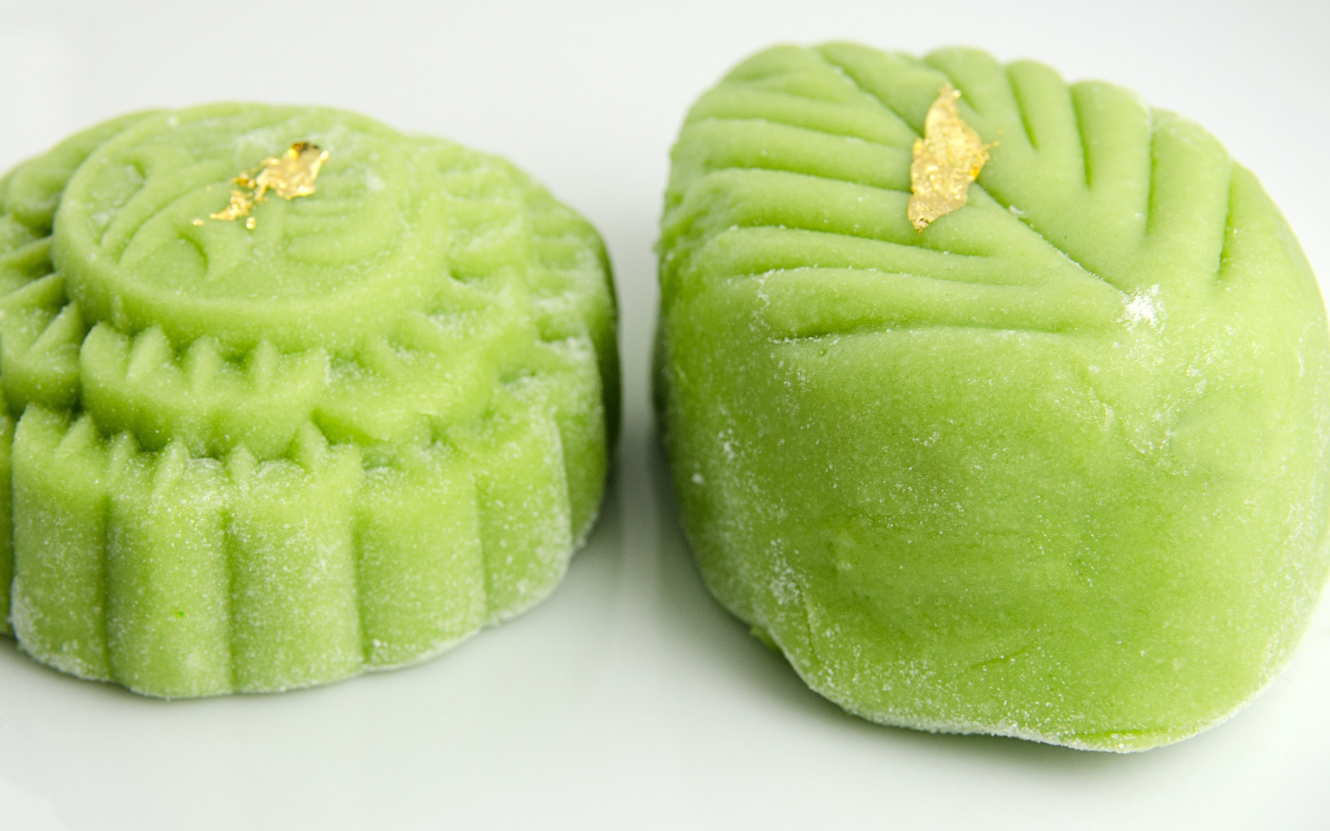 纯手工制作的绿皮绿豆月饼图片图片