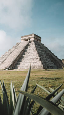 充满神奇色彩的玛雅人金字塔古建筑