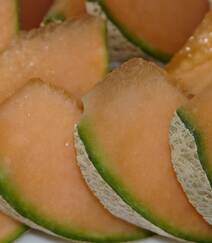 出产于新疆，味道甜美，果实大的哈密瓜图片组图1