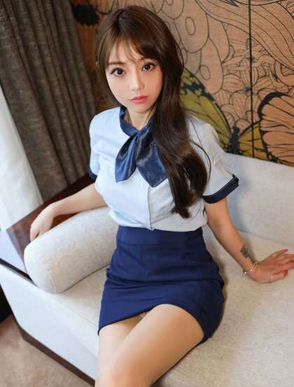 大眼可爱美女bellaq经典蓝色OL制服丝袜高跟演绎回家的路剧情版写真集