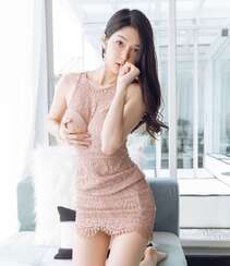 新疆美女模特Angela小热巴粉色蕾丝典雅礼裙丝袜高跟私房写真图集