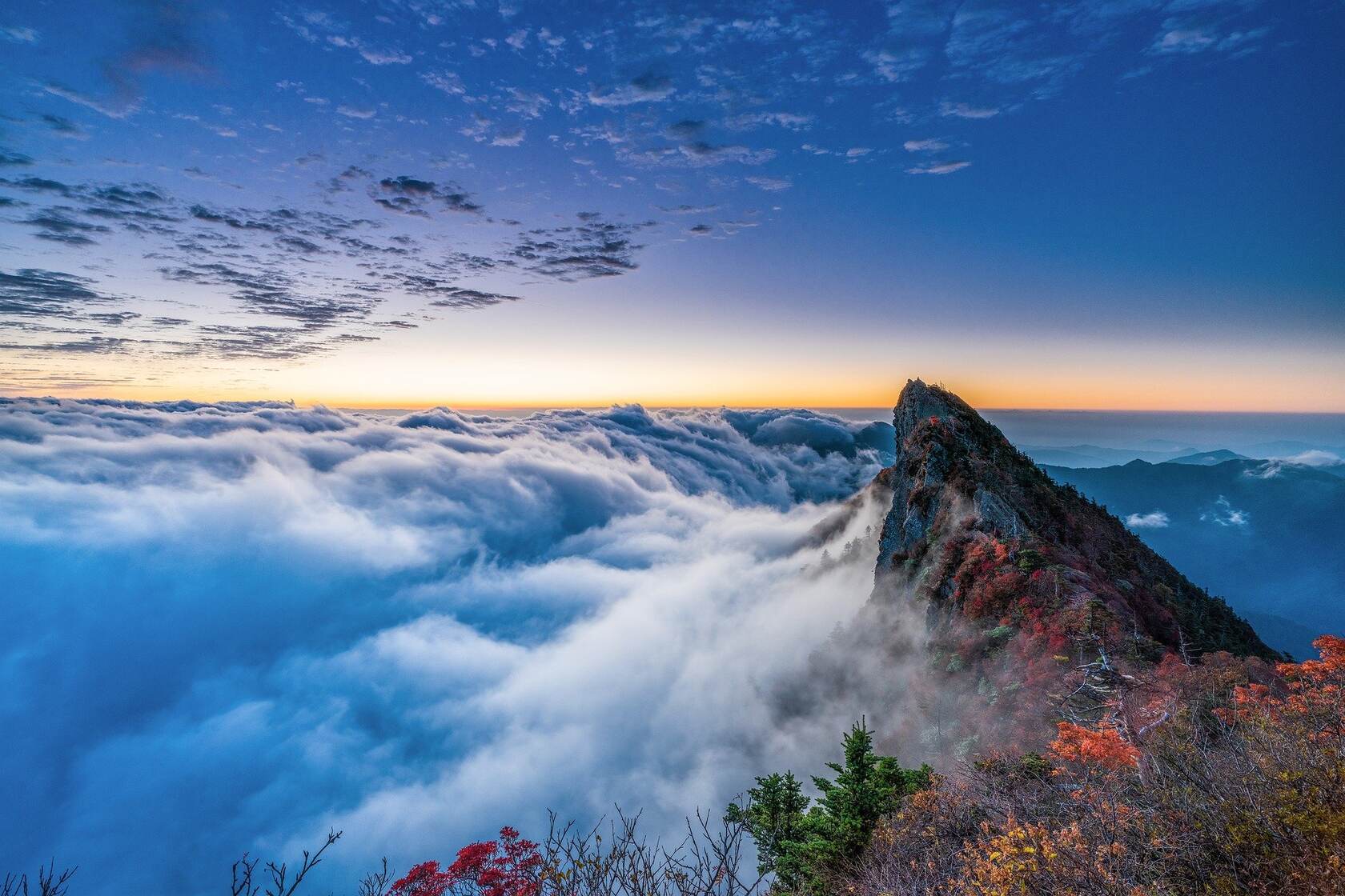 云海 云山雾海 山 高峰 风光景色壁纸图片第1张图片